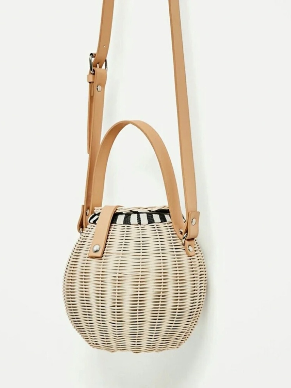 ZARA Woven Rattan Bucket Bag | Straw Crossbody Basket Bag with Stripe Lining - Picture 2 of 6